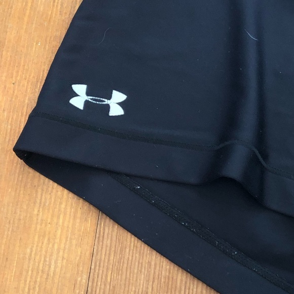Under armour shorts - Picture 2 of 2